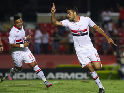 Rogério e Alan Kardec entraram e viraram jogo para São Paulo
