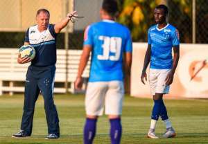 Mano confirma Cruzeiro com De Arrascaeta para enfrentar o Palmeiras