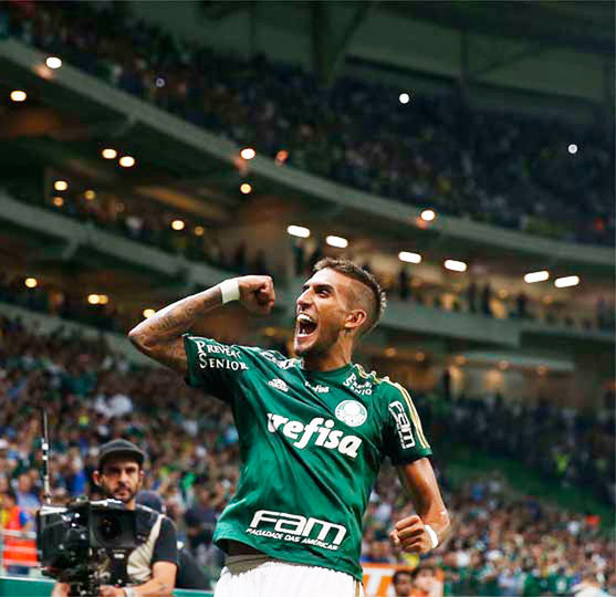 Rafael Marques deverá dar lugar a Gabriel Jesus no próximo jogo