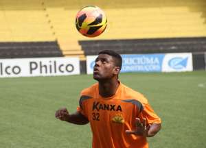 Série B: Cavalo muda esquema do Criciúma e aposta em jovem volante