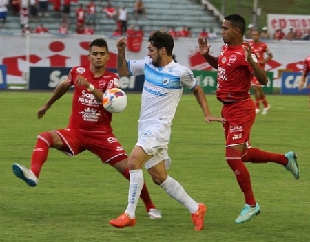 O Londrina venceu a primeira partida por 1 a 0, no Estádio do Café - Divulgação/Robson Vilela