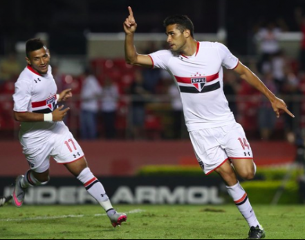 Alan Kardec (à direita) e Rogério: entraram e desequilibram o jogo