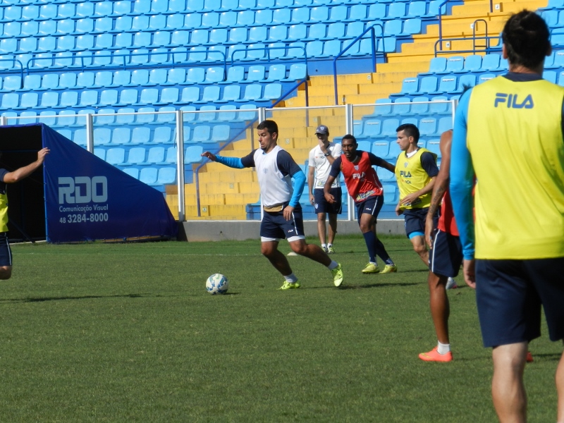 Avaí se prepara para encarar o Fluminense