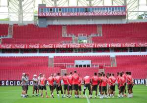 Argel faz mistério e fecha último treino do Inter antes do clássico
