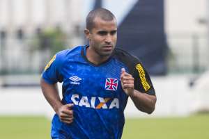 Júlio César diz que Vasco evoluiu no segundo turno: 'Estamos jogando bem'