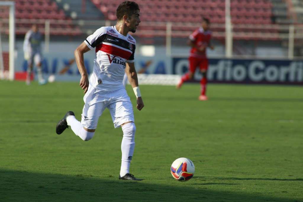 O Santa Cruz garantiu o acesso ao golear o Mogi por 3 a 0