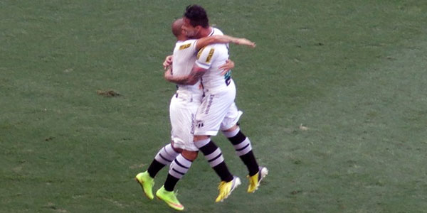 Siloé comemora o gol que abriu o marcador na Arena Independência, mas o América-MG empatou a partida na sequência - Foto: Maurício Paulucci