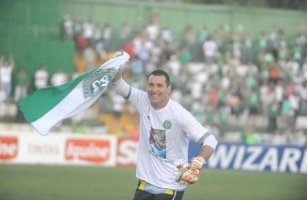 Nivaldo para o Figueira e segura 0 a 0