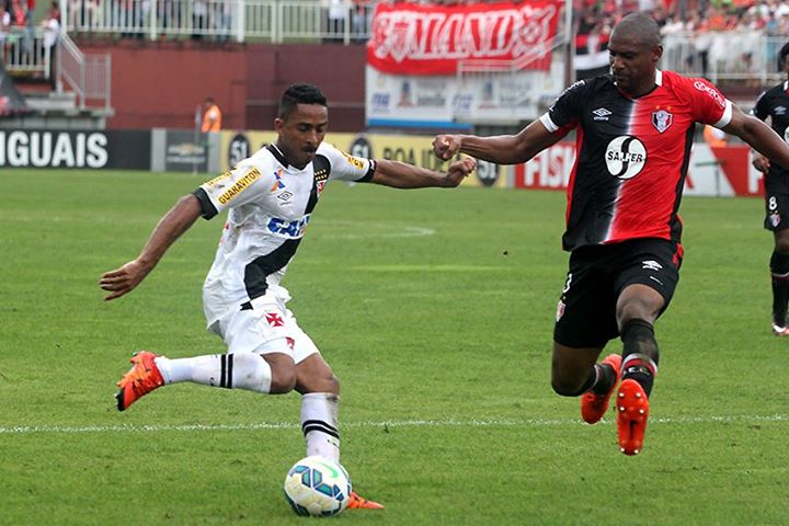 O Vasco rebaixou o Joinville e ainda pode escapar do rebaixamento