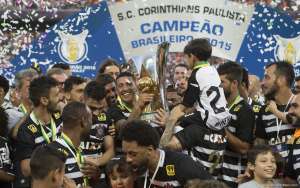 Tite exalta atuação dos reservas do Corinthians após goleada no clássico