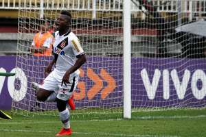 Aliviado, Jorginho exalta 'garra e empenho' do time do Vasco