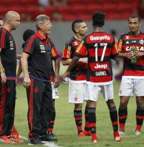 Sem maiores objetivos, Fla voltará aos treinos nesta quarta após 2 dias de folga