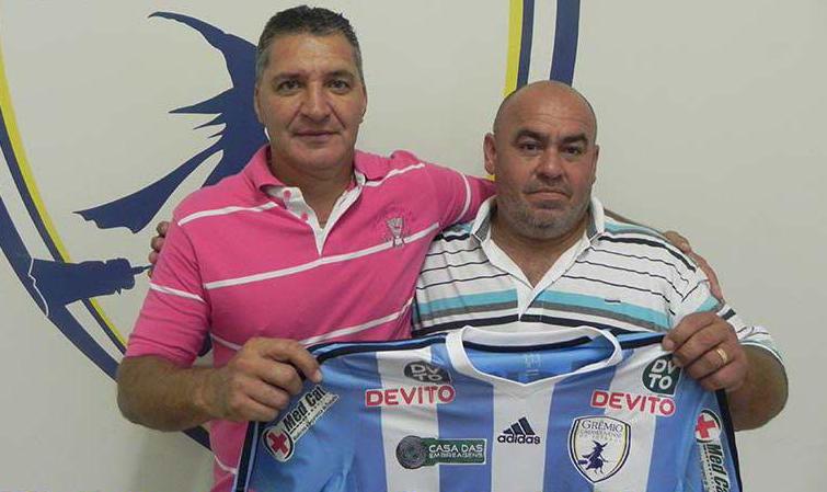 O técnico Sérgio Caetano e o presidente Alemão avaliaram os reforços do Catanduvense.