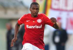 Flamengo confirma conversa para repatriar Juan, zagueiro do Internacional