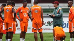 Eduardo Baptista arma Fluminense com quatro novidades para segurar o Internacional