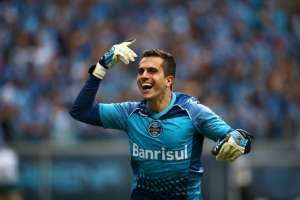 Recuperado, Grohe volta a treinar no Grêmio; Giuliano segue fora