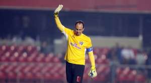 Com Rogério Ceni fora, São Paulo faz mistério para jogo com o Figueirense