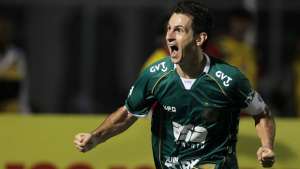 Fumagalli marca duas vezes e Guarani vence primeiro jogo-treino visando 2016