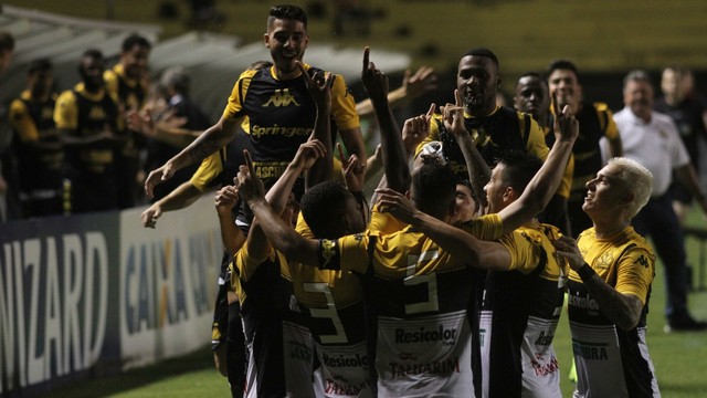 Vitória no reencontro com Zé Carlos marcada despedida do Criciúma da Série B