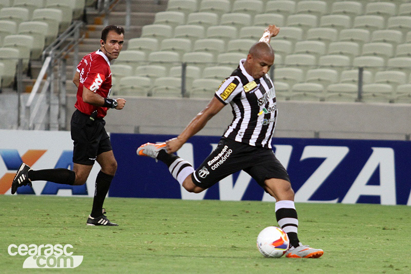 De pênalti, Rafael Costa marcou o gol da vitória (Divulgação/ Ceará)