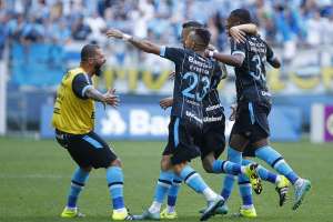 Grêmio 2 x 1 Atlético-MG - Decisão do vice-campeonato é adiada