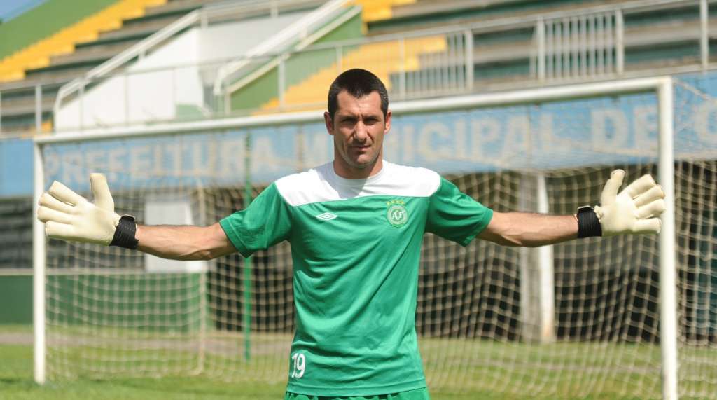 Chapecoense renova com goleiro Nivaldo até o final do Catarinense