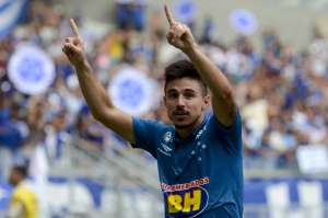 Willian comanda vitória do Cruzeiro e se torna artilheiro do Mineirão