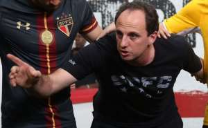 Rogério Ceni luta pra voltar no domingo e encerrar carreira em Goiânia