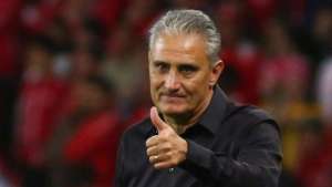 Tite passa por procedimento cirúrgico e terá alta nesta terça-feira