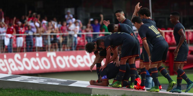Tricampeão da Copa Libertadores, o São Paulo está em vantagem contra o Internacional