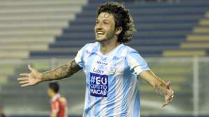 Fernando Neto alega lesão, some para se casar e deixa Macaé rebaixado e com dívida de R$ 3,3 mil