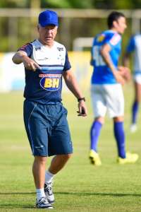 Mano admite estar perto do futebol chinês, mas não sela saída do Cruzeiro