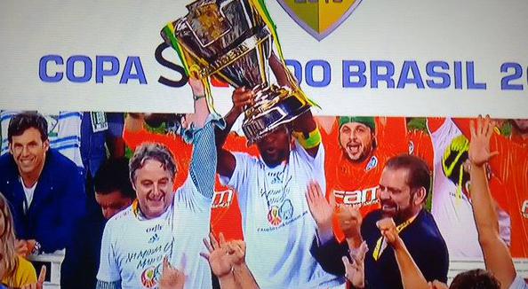 Reinaldo Carneiro, presidente da FPF, resgata a dignidade dos dirigentes paulistas