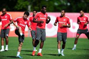 Departamento médico libera quatro e Argel esboça time para última rodada