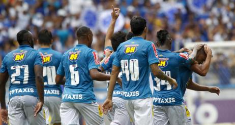 Cruzeiro não perde há dez jogos e vai tentar segurar o desfalcado Internacional