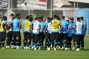 Roger Machado confirma o Grêmio com Bressan na zaga e Bobô no lugar de Douglas