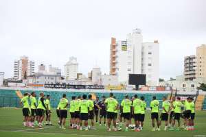 Para escapar da degola, Figueirense torce contra rival Avaí e desafia tabu diante do desfalcado Fluminense