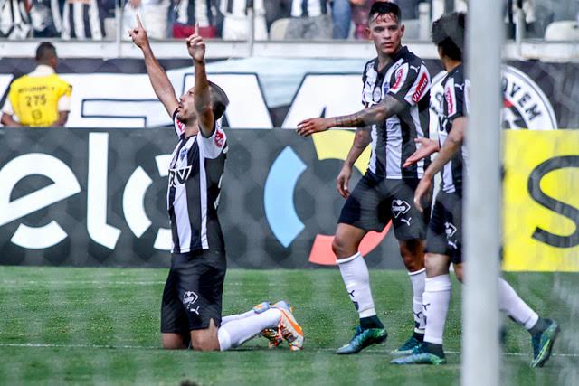 Thiago Ribeiro marcou o primeiro gol do Atlético-MG na partida.