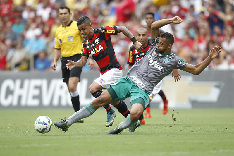 O zagueiro Vitor Hugo do Palmeiras (foto) fez o gol da vitória do Palmeiras. Foto: flamengo.com.br