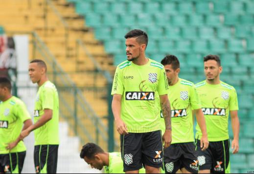 Rafael Bastos, do Figueirense, sobre permanência na Série A: 'muito merecido' 2 0002050131643 img
