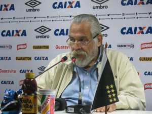 Eurico assume culpa por queda do Vasco, mas ataca a arbitragem e Dinamite