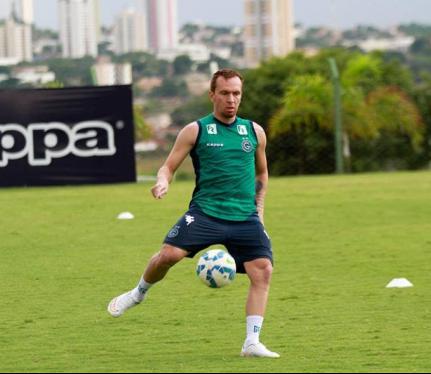 Zé Love lamenta rebaixamento do Goiás e despista sobre futuro 2 0002050131807 img