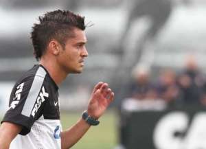 Lateral ex-Corinthians confessa que recebeu sondagem da Ponte Preta