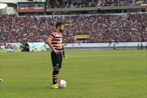 Pernambucano: Santa Cruz renova com João Paulo até 2017