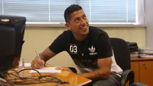 Após renovar contrato com o Corinthians, Ralf agradece aos torcedores pelo carinho