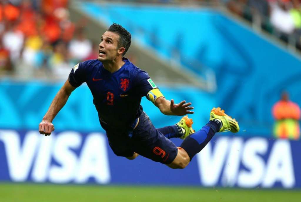 Apesar de ter diversos feitos na carreira, Van Persie ficou marcado pelo gol contra a Espanha na vitória holandesa por 5 a 1 na última Copa do Mundo