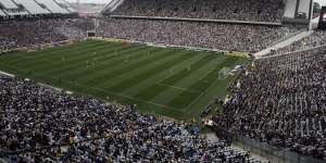 Corinthians desmente novo patrocinador sobre 'naming rights' e reforço de fora