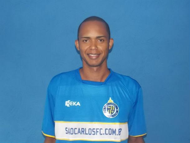 Goleiro Wander chega para disputar posição com Tom no gol do São Carlos