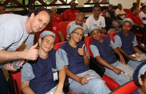 Ceni oferece almoço para funcionários do CT antes de despedida