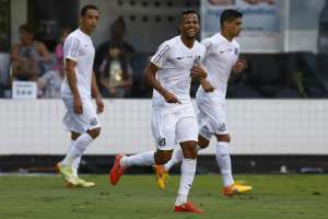 Chiquinho e Geuvânio recebem propostas e devem deixar o Santos